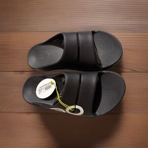 Unisex  OOFOS, OOahh Sport Slides NWT M8/W10